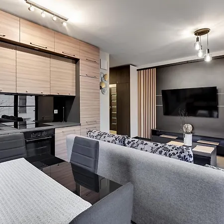 Aquarius By Grand Apartment *