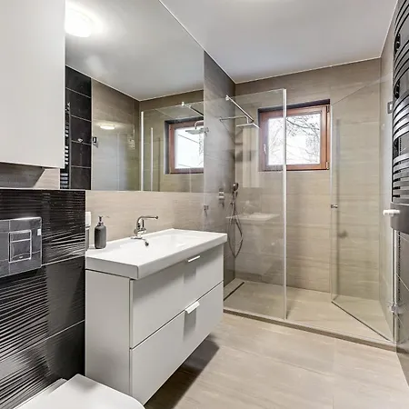 Aquarius By Grand Apartment *